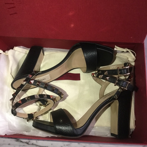 Valentino Rockstud Pumps - Picture 4 of 4